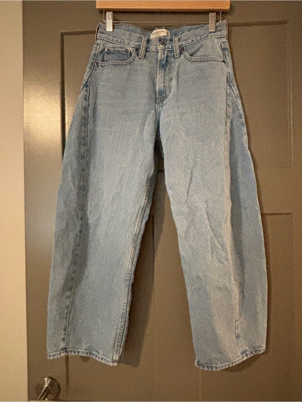 Abercrombie & Fitch Light Blue Relaxed Women’s Jeans
